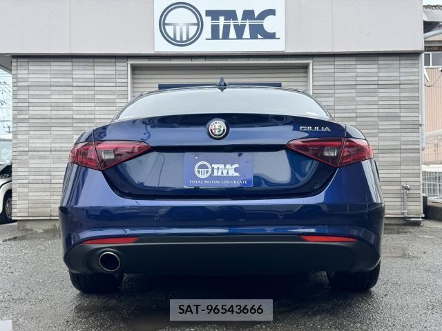 ALFA ROMEO Giulia 2018-07 8373811-4
