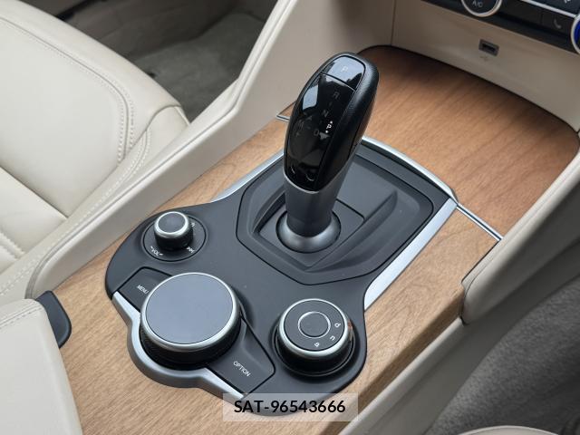 ALFA ROMEO Giulia 2018-07 8373811-9