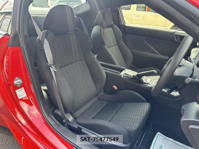 Toyota GR86 2024-10 8372524-13