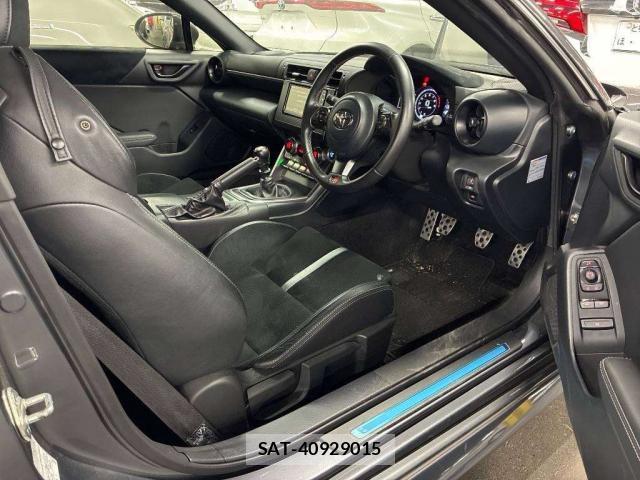 Toyota GR86 2022-10 8373092-3