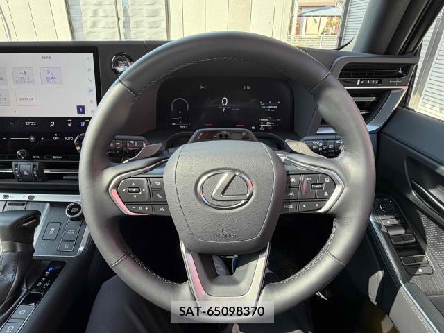 Lexus GX 2025-04 8373275-10