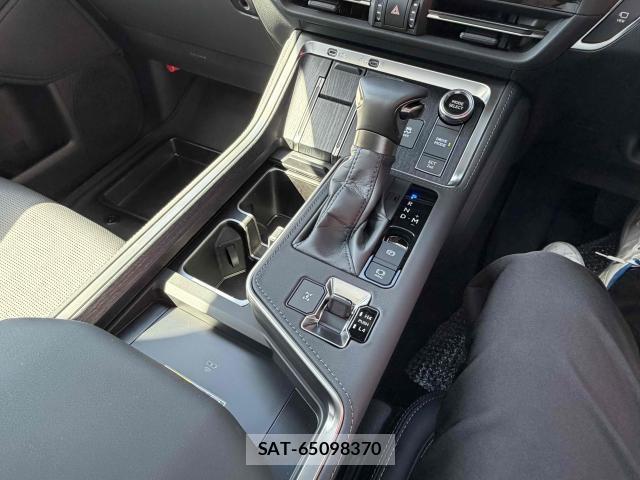 Lexus GX 2025-04 8373275-11