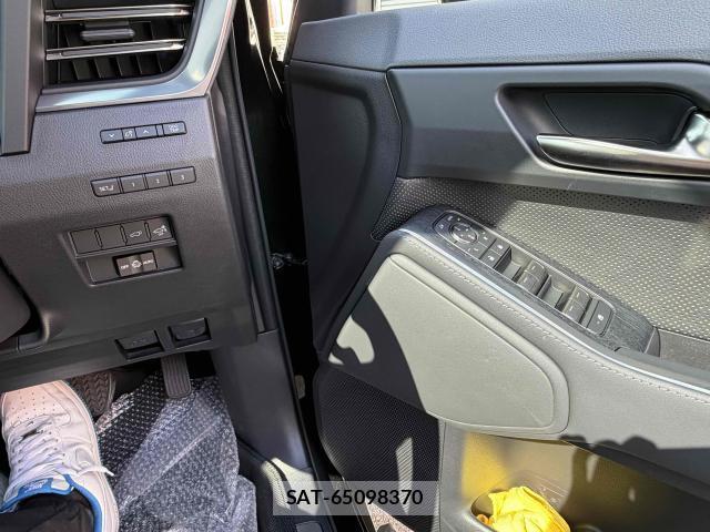 Lexus GX 2025-04 8373275-15
