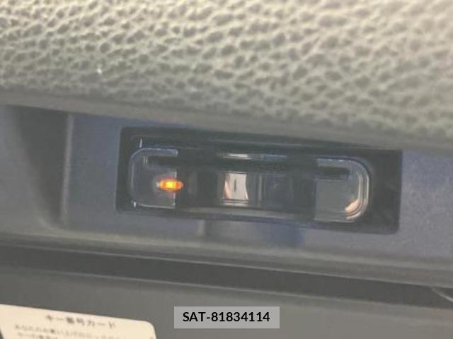 Toyota HARRIER 2018-05 8374170-17