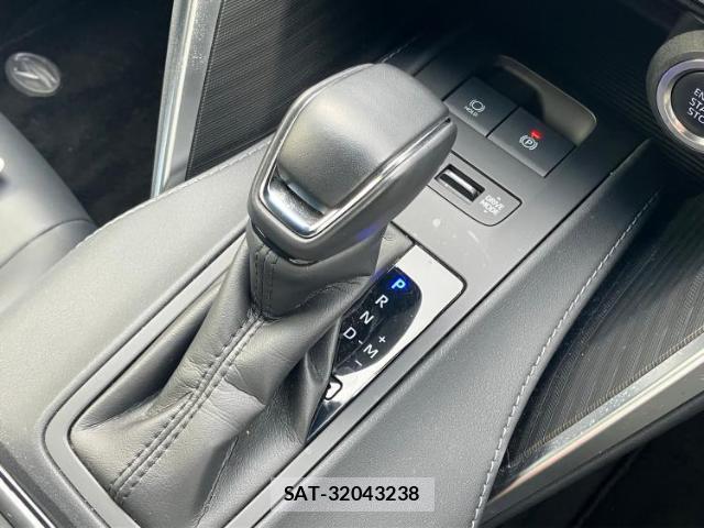 Toyota HARRIER 2021-06 8374262-14