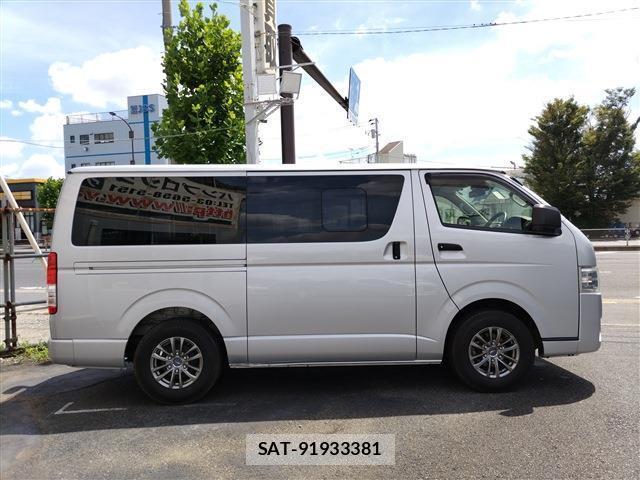 Toyota HIACE VAN 2020-06 8372480-3