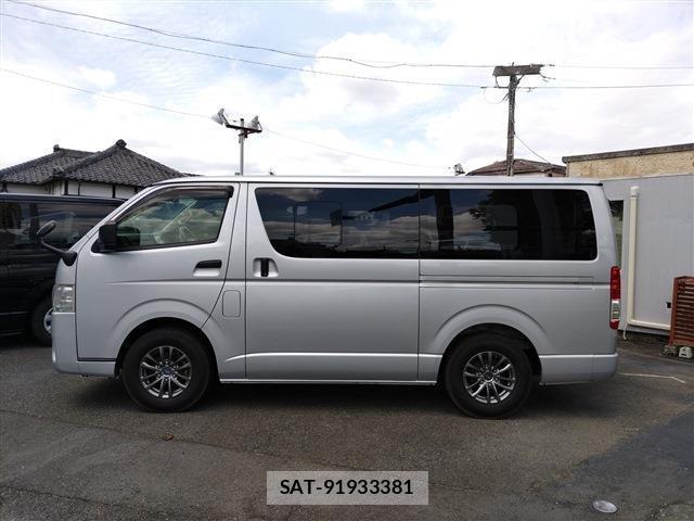 Toyota HIACE VAN 2020-06 8372480-7