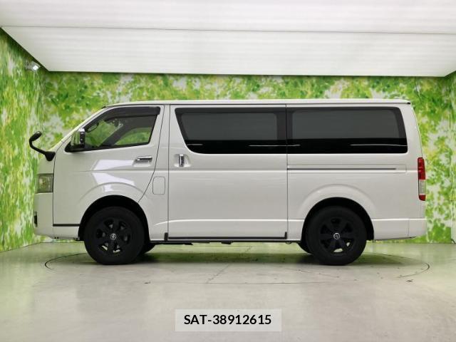 Toyota HIACE VAN 2024-05 8372948-1