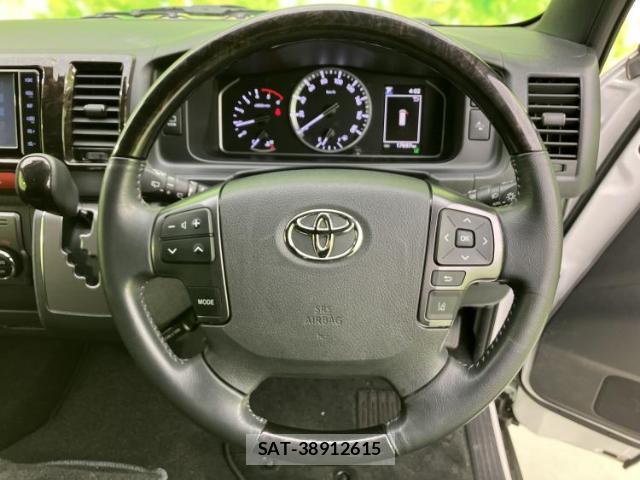 Toyota HIACE VAN 2024-05 8372948-13