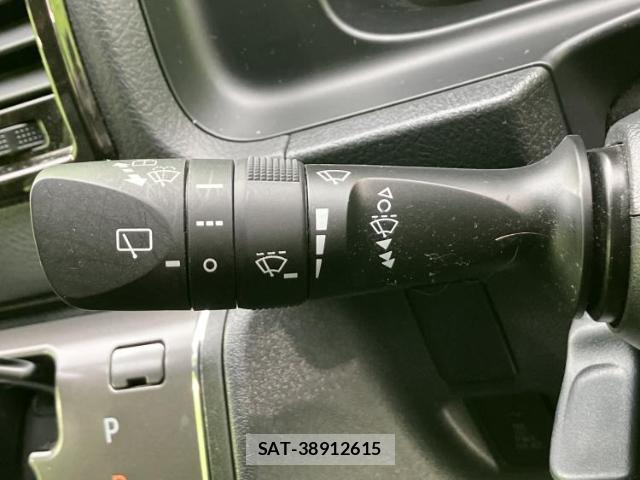 Toyota HIACE VAN 2024-05 8372948-15