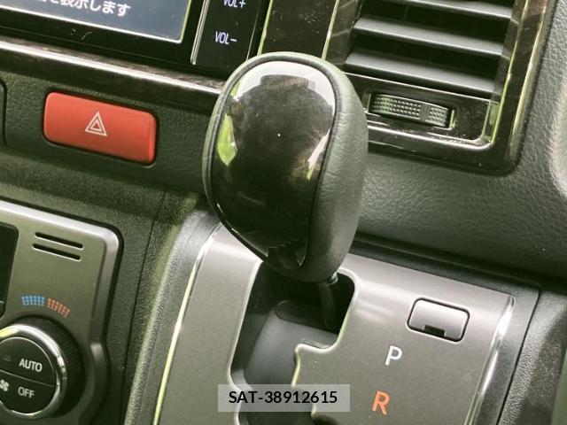 Toyota HIACE VAN 2024-05 8372948-16