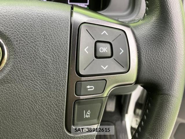 Toyota HIACE VAN 2024-05 8372948-17