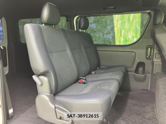 Toyota HIACE VAN 2024-05 8372948-4