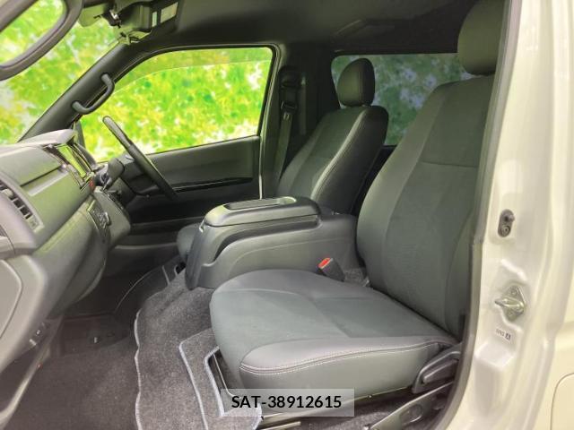 Toyota HIACE VAN 2024-05 8372948-5