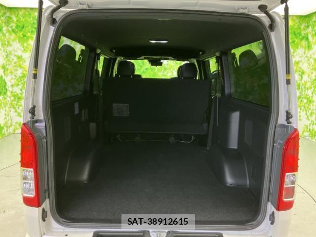 Toyota HIACE VAN 2024-05 8372948-7
