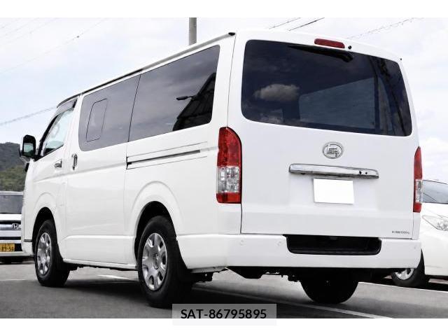 Toyota HIACE VAN 2020-07 8373471-1