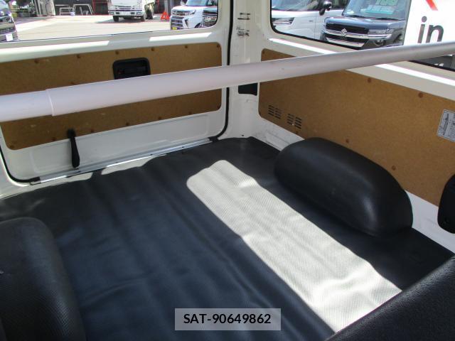 Toyota HIACE VAN 2024-08 8373508-19