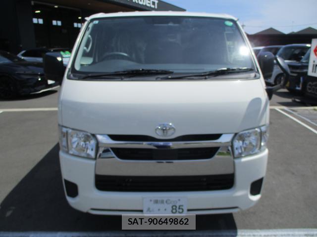 Toyota HIACE VAN 2024-08 8373508-6