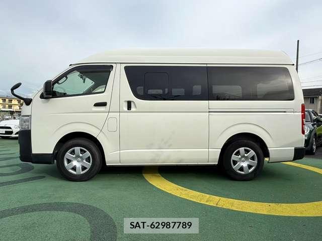 Toyota HIACE VAN 2021-09 8373680-1