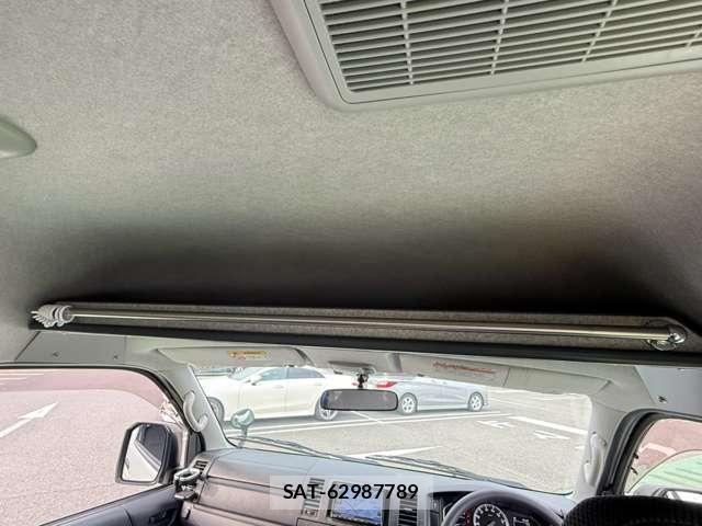 Toyota HIACE VAN 2021-09 8373680-12