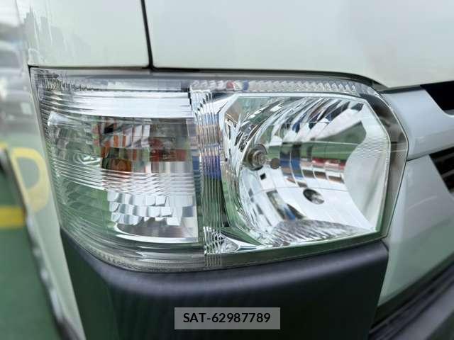 Toyota HIACE VAN 2021-09 8373680-15