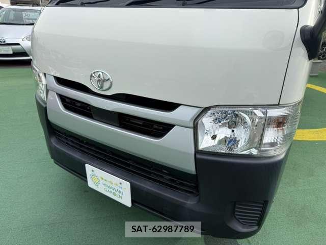 Toyota HIACE VAN 2021-09 8373680-16