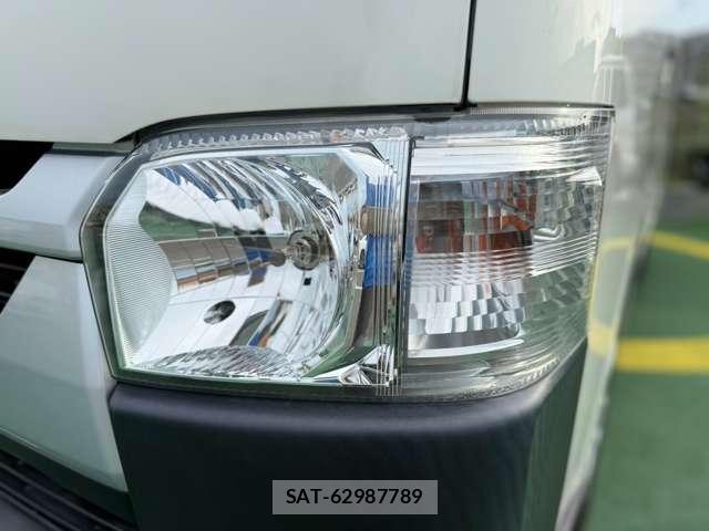 Toyota HIACE VAN 2021-09 8373680-18