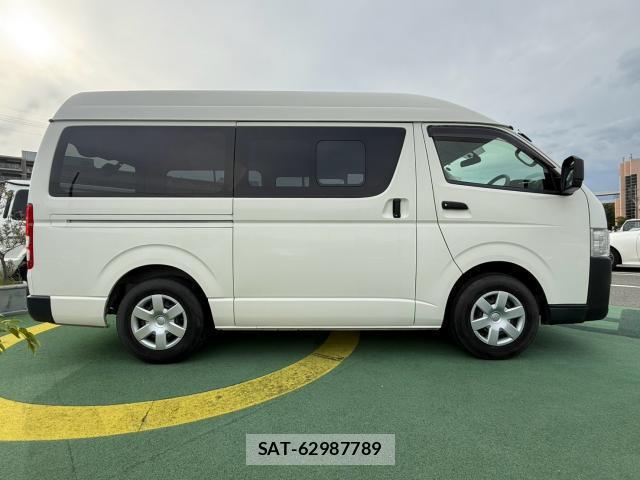 Toyota HIACE VAN 2021-09 8373680-2