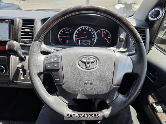 Toyota HIACE VAN 2015-08 8373899-18