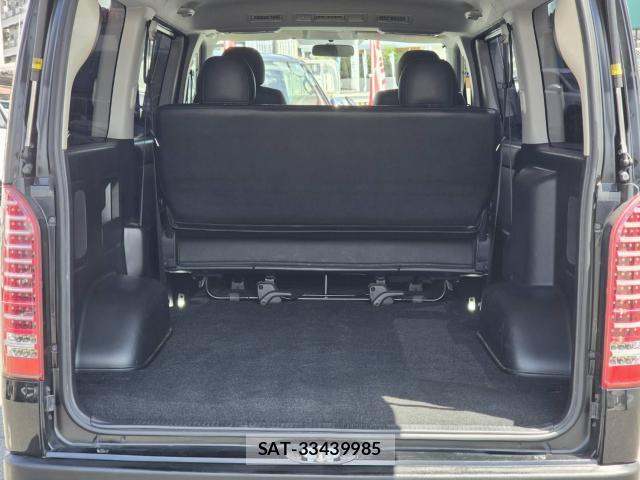 Toyota HIACE VAN 2015-08 8373899-7