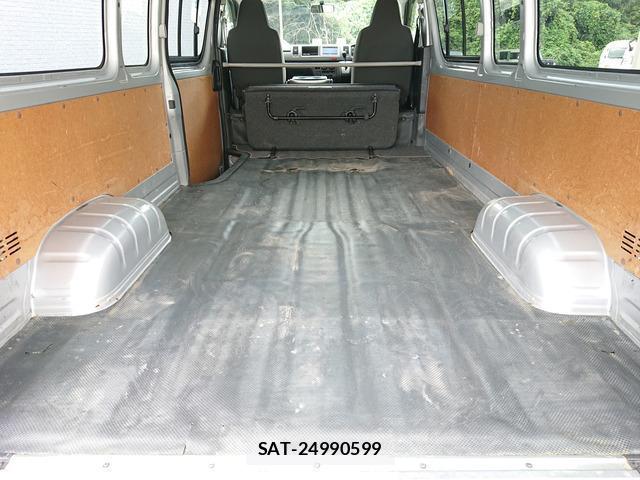 Toyota HIACE VAN 2013-02 8374027-11