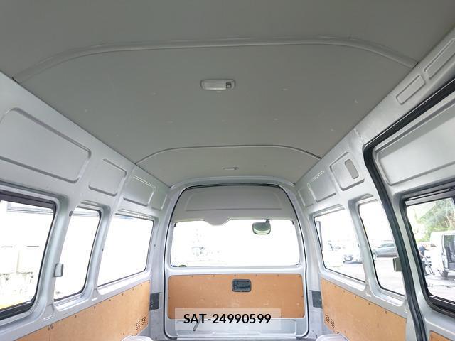 Toyota HIACE VAN 2013-02 8374027-12