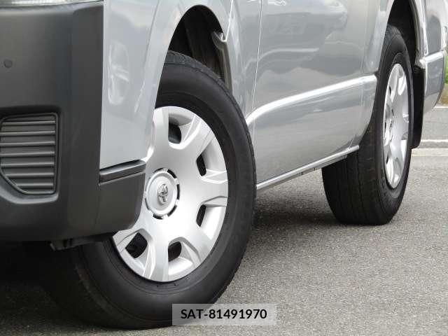 Toyota HIACE VAN 2023-10 8374041-8