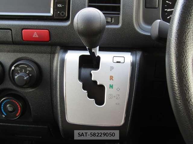 Toyota HIACE VAN 2021-07 8374042-7