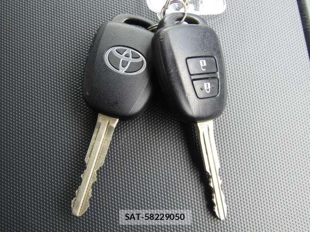 Toyota HIACE VAN 2021-07 8374042-9