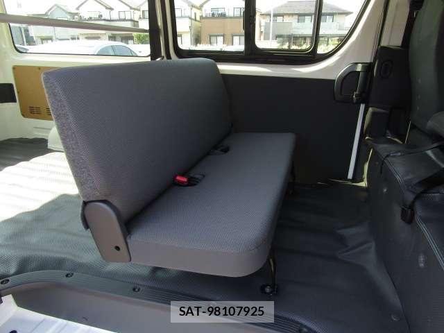 Toyota HIACE VAN 2026-05 8374045-2