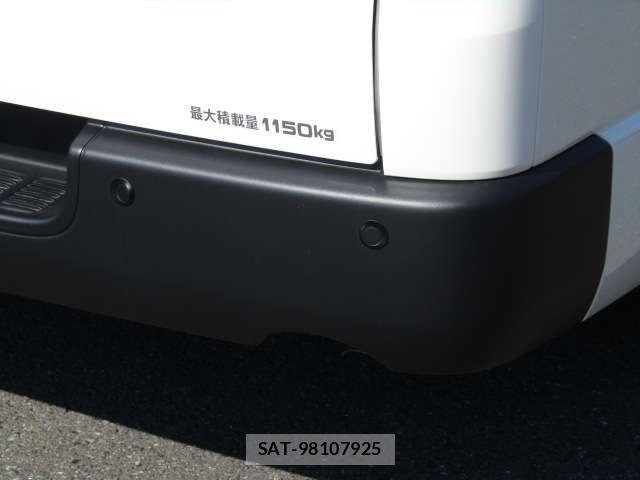 Toyota HIACE VAN 2026-05 8374045-9