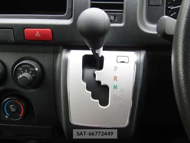 Toyota HIACE VAN 2023 8374046-2