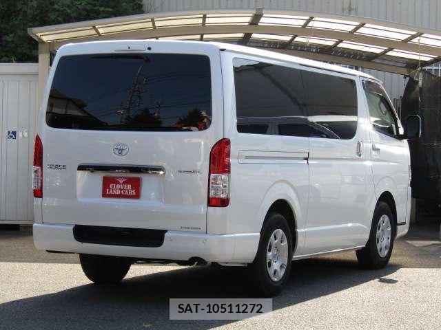 Toyota HIACE VAN 2024-08 8374047-1