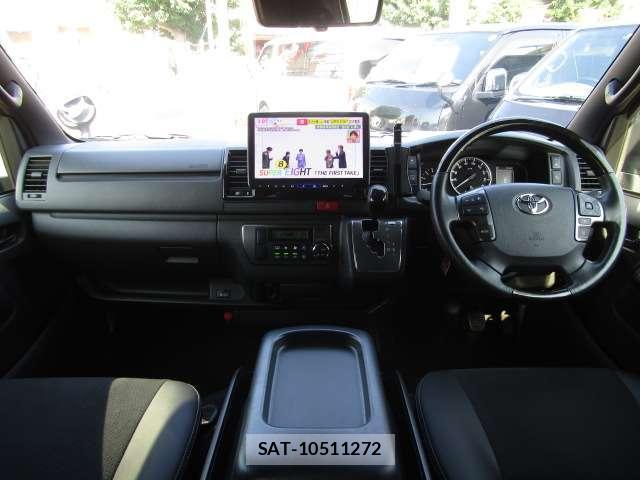 Toyota HIACE VAN 2024-08 8374047-2