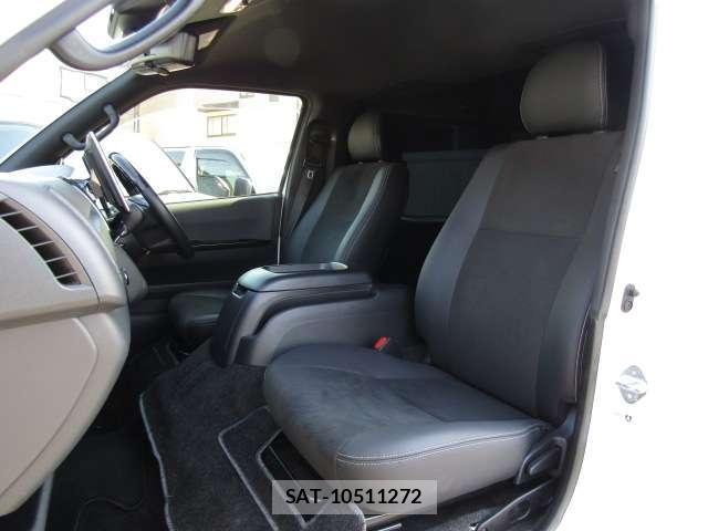 Toyota HIACE VAN 2024-08 8374047-3