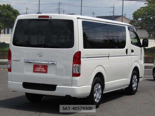 Toyota HIACE VAN 2025-11 8374048-1