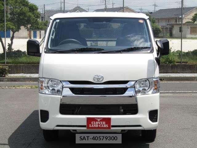 Toyota HIACE VAN 2025-11 8374048-3