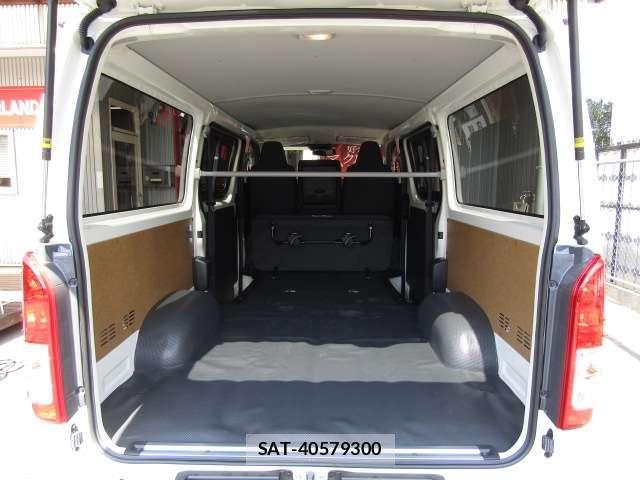 Toyota HIACE VAN 2025-11 8374048-7