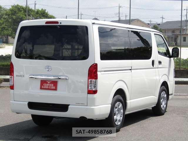 Toyota HIACE VAN 2026-06 8374049-1