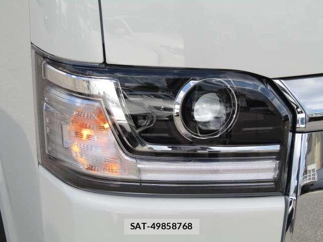 Toyota HIACE VAN 2026-06 8374049-12