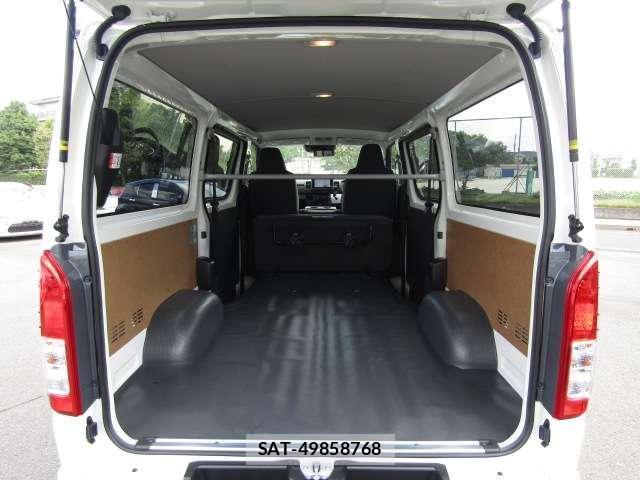 Toyota HIACE VAN 2026-06 8374049-7
