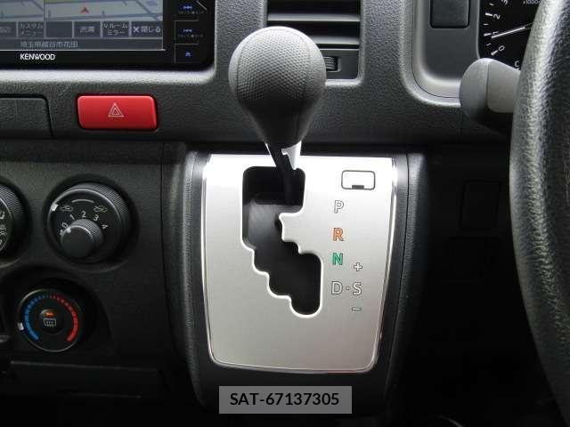 Toyota HIACE VAN 2023-11 8374050-2