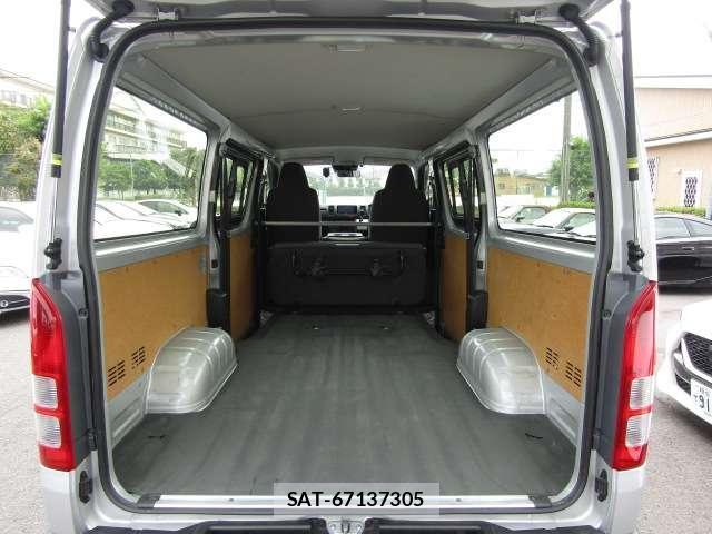 Toyota HIACE VAN 2023-11 8374050-7