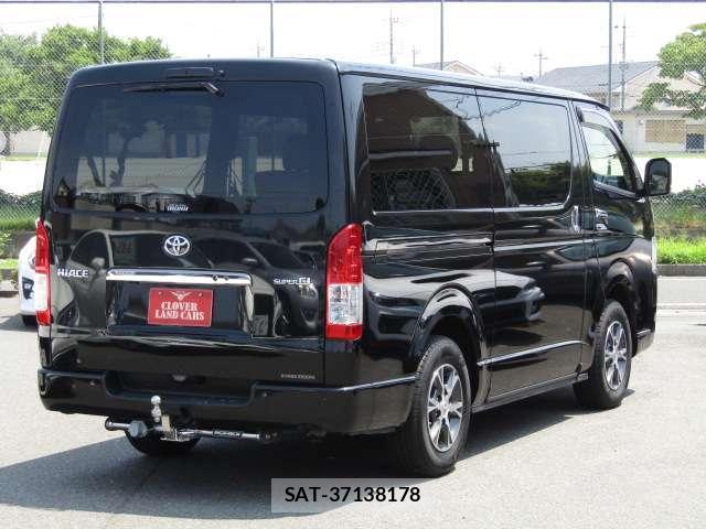Toyota HIACE VAN 2022-07 8374051-1